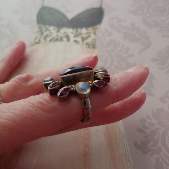 Ring - Picture 3 of 7